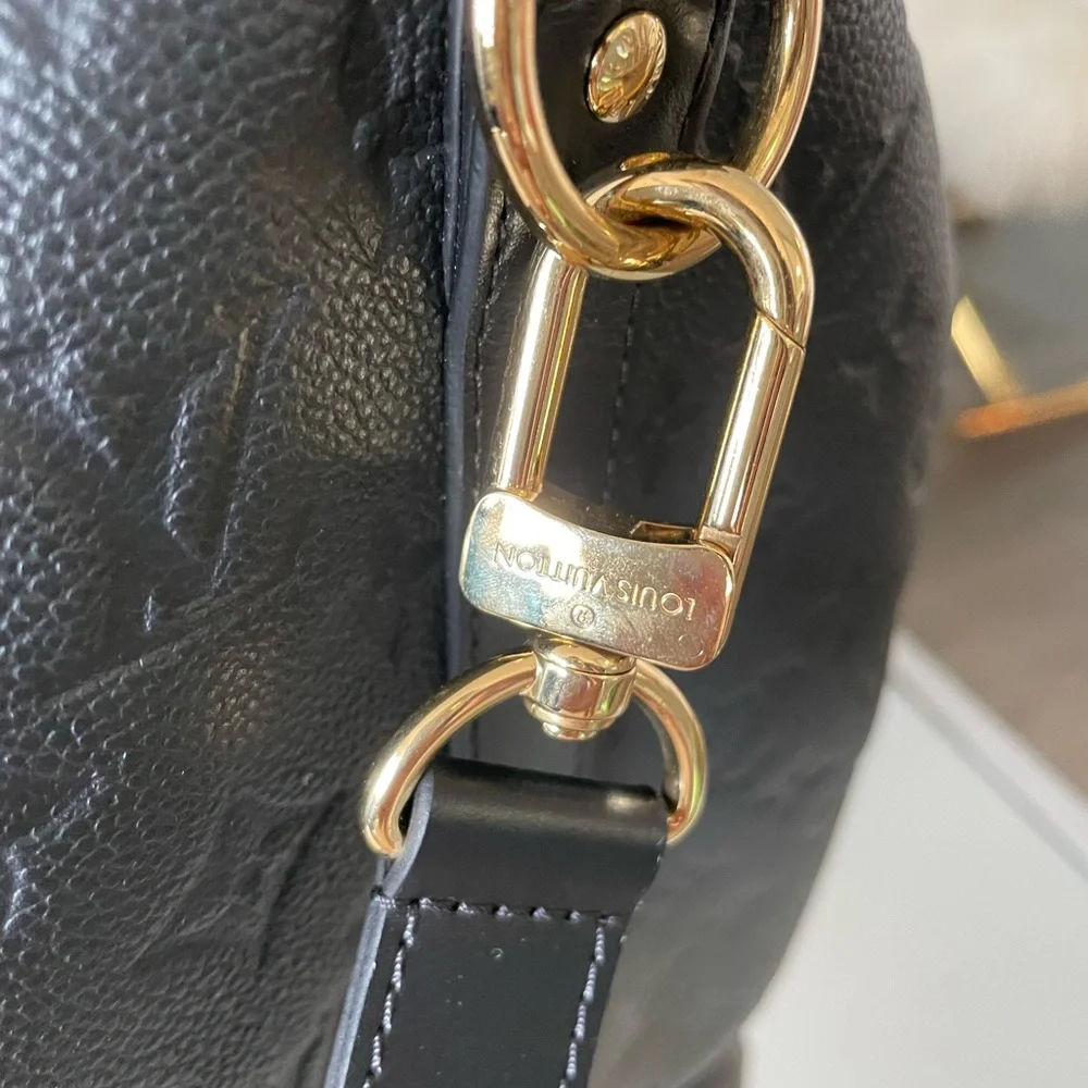 Louis Vuitton weekend bag. Out of stock online and in stores - Picture 2 of 10